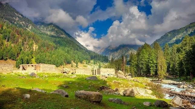 How To Enjoy 3 Days Tour To Swat While Staying In Budget?
